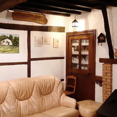 Charming House In Scy, Hamois With Enclosed Garden Hébergement de vacances Scy